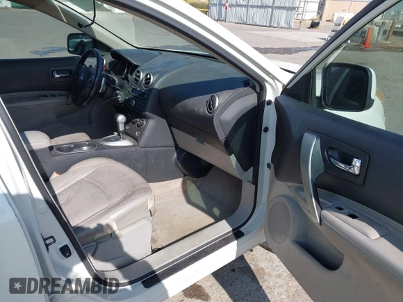 2008 Nissan Rogue SL with VIN JN8AS58V68W401562, listed as a IAAI auction lot 41909951 with 207,900 mi miles and . Bid and sale history available at DreamBid. Image 5.