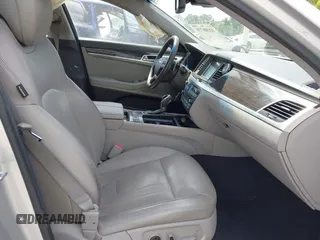 2017 Genesis G80 3.8L z VIN KMHGN4JE5HU194946, wystawiony jako IAAI lot #42108731 z przebiegiem 155 495 mil mil oraz . Historia ofert i sprzedaży dostępna na DreamBid. Obrazek 5.
