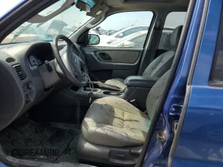 2007 Ford Escape XLT with VIN 1FMYU03117KC07213, listed as a Copart auction lot 75800064 with 0 mi miles and Non Repairable. Bid and sale history available at carsss.com. Image 7.