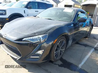 2015 Scion FR-S z VIN JF1ZNAA18F8705683, wystawiony jako IAAI lot #42178113 z przebiegiem 124 775 mil mil oraz . Historia ofert i sprzedaży dostępna na DreamBid. Obrazek 2.