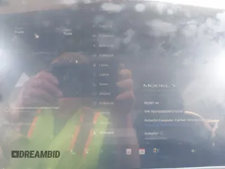 2024 Tesla Model Y Long Range z VIN 7SAYGDEE0RF078242, wystawiony jako IAAI lot #41808826 z przebiegiem 59 581 mil mil oraz . Historia ofert i sprzedaży dostępna na DreamBid. Obrazek 7.