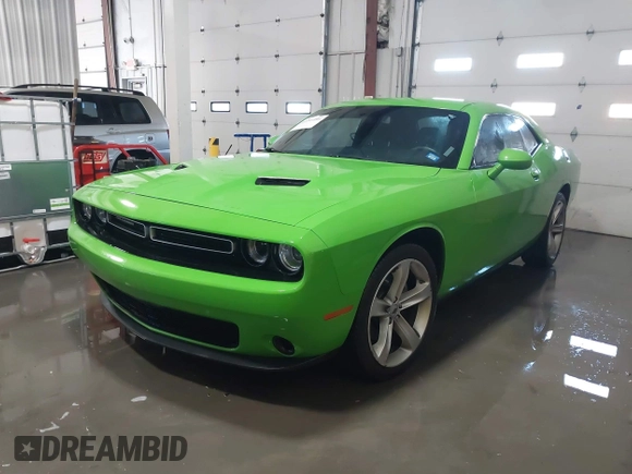 2017 Dodge Challenger SXT z VIN 2C3CDZAG2HH574239, wystawiony jako IAAI lot #41391595 z przebiegiem 92 377 mil mil oraz . Historia ofert i sprzedaży dostępna na DreamBid. Obrazek 2.
