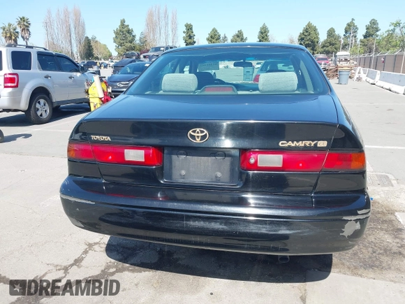 1999 Toyota Camry LE z VIN 4T1BG22K4XU574050, wystawiony jako IAAI lot #41991415 z przebiegiem 329 825 mil mil oraz . Historia ofert i sprzedaży dostępna na DreamBid. Obrazek 15.