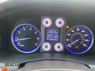 2009 Lexus LX 570 z VIN JTJHY00W394025574, wystawiony jako Copart lot #47316365 z przebiegiem 182 586 mil mil oraz Czysty tytuł • Clean title. Historia ofert i sprzedaży dostępna na DreamBid. Obrazek 8.