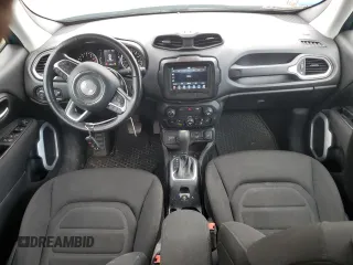2020 Jeep Renegade Latitude z VIN ZACNJBBB7LPL19906, wystawiony jako Copart lot #60719085 z przebiegiem 61 629 mil mil oraz Szkoda całkowita • Salvage title. Historia ofert i sprzedaży dostępna na DreamBid. Obrazek 8.