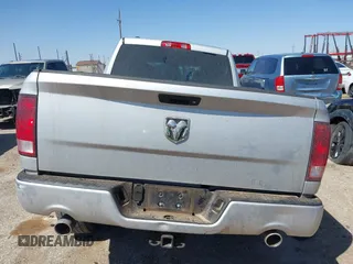2016 Ram 1500 Express z VIN 1C6RR6FT3GS333204, wystawiony jako IAAI lot #41992873 z przebiegiem 111 383 mil mil oraz . Historia ofert i sprzedaży dostępna na DreamBid. Obrazek 17.