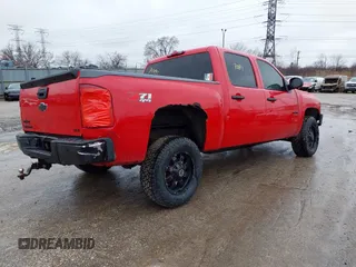2009 Chevrolet Silverado 1500 LT with VIN 3GCEK23399G197745, listed as a IAAI auction lot 41747081 with Not Provided miles and . Bid and sale history available at DreamBid. Image 4.