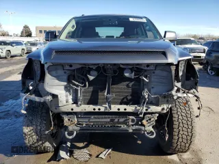 2017 Toyota Tundra Platinum z VIN 5TFAW5F16HX614411, wystawiony jako Copart lot #43986445 z przebiegiem 93 457 mil mil oraz Szkoda całkowita • Salvage title. Historia ofert i sprzedaży dostępna na DreamBid. Obrazek 5.