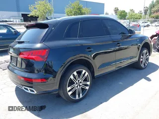 2018 Audi SQ5 Premium Plus z VIN WA1A4AFY0J2062719, wystawiony jako IAAI lot #42200681 z przebiegiem 65 320 mil mil oraz . Historia ofert i sprzedaży dostępna na DreamBid. Obrazek 4.