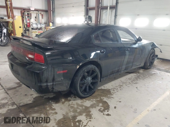 2012 Dodge Charger SXT with VIN 2C3CDXHG5CH132185, listed as a IAAI auction lot 41436027 with 209,648 mi miles. Bid and sale history available at carsss.com. Image 4.
