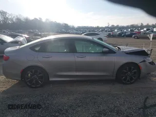 2016 Chrysler 200 S z VIN 1C3CCCBB1GN161818, wystawiony jako IAAI lot #41790359 z przebiegiem 136 416 mil mil oraz . Historia ofert i sprzedaży dostępna na DreamBid. Obrazek 13.