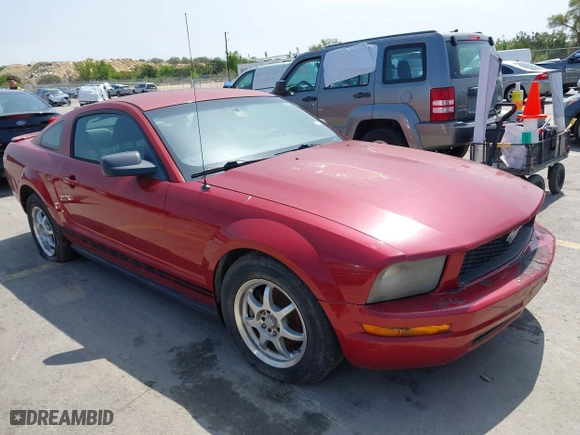 2008 Ford Mustang Deluxe with VIN 1ZVHT80N685119283, listed as a IAAI auction lot 41930262 with 93445 miles. Bid and sale history available at carsss.com. Image 1.