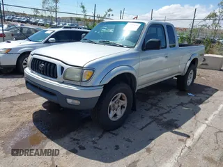 2001 Toyota Tacoma z VIN 5TEWN72N11Z845227, wystawiony jako IAAI lot #42397877 z przebiegiem 323 243 mil mil oraz . Historia ofert i sprzedaży dostępna na DreamBid. Obrazek 2.
