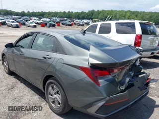 2024 Hyundai Elantra SE z VIN KMHLL4DG0RU758666, wystawiony jako IAAI lot #42442783 z przebiegiem 24 955 mil mil oraz . Historia ofert i sprzedaży dostępna na DreamBid. Obrazek 6.