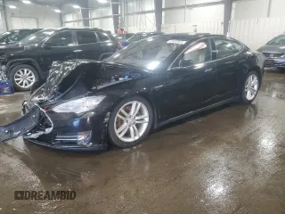 2015 Tesla Model S 85D with VIN 5YJSA1S22FF089834, listed as a Copart auction lot 43643555 with 74,232 mi miles and Salvage Title. Bid and sale history available at carsss.com. Image 1.