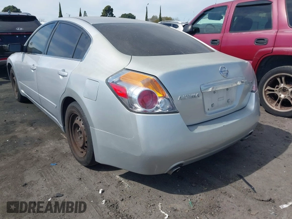 2012 Nissan Altima S z VIN 1N4AL2AP5CN465776, wystawiony jako IAAI lot #41646140 z przebiegiem 113 770 mil mil oraz . Historia ofert i sprzedaży dostępna na DreamBid. Obrazek 3.