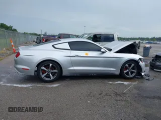 2016 Ford Mustang V6 с VIN 1FA6P8AM2G5321420, выставлен на аукционе IAAI как лот 42525170 с пробегом Не указан миль и . История ставок и продаж доступна на DreamBid. Изображение 13.