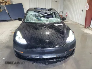 2022 Tesla Model 3 z VIN 5YJ3E1EA6NF369993, wystawiony jako Copart lot #58030945 z przebiegiem 128 079 mil mil oraz Szkoda całkowita • Salvage title. Historia ofert i sprzedaży dostępna na DreamBid. Obrazek 5.