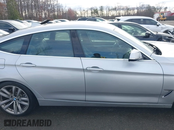 2016 BMW 3 Series 328i Gran Turismo xDrive z VIN WBA8Z5C52GG500852, wystawiony jako IAAI lot #41764251 z przebiegiem 96 176 mil mil oraz . Historia ofert i sprzedaży dostępna na DreamBid. Obrazek 13.