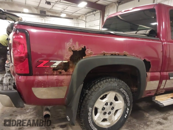 2006 Chevrolet Silverado 1500 LT1 with VIN 2GCEK13T861135557, listed as a IAAI auction lot 42057498 with 174,440 mi miles and . Bid and sale history available at DreamBid. Image 20.