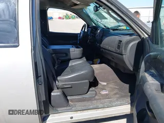 2009 Chevrolet Silverado 1500 LT with VIN 1GCEK29J29Z238478, listed as a IAAI auction lot 41838442 with 156,947 mi miles. Bid and sale history available at carsss.com. Image 5.