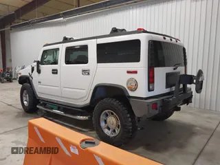 2006 Hummer H2 with VIN 5GRGN23U06H121985, listed as a IAAI auction lot 41336620 with 171,647 mi miles. Bid and sale history available at carsss.com. Image 3.