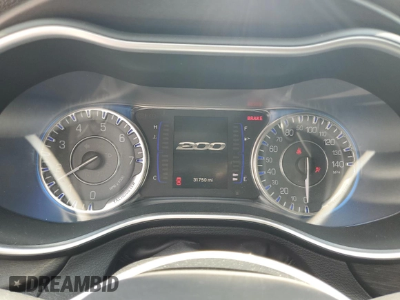 2015 Chrysler 200 Limited z VIN 1C3CCCAB4FN683973, wystawiony jako Copart lot #58203325 z przebiegiem 31 750 mil mil oraz Szkoda całkowita • Salvage title. Historia ofert i sprzedaży dostępna na DreamBid. Obrazek 9.