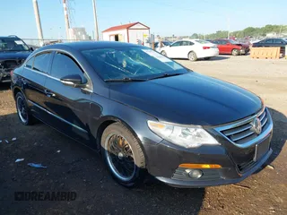 2010 Volkswagen CC Sport with VIN WVWML7AN4AE526910, listed as a IAAI auction lot 39709554 with 162,442 mi miles. Bid and sale history available at carsss.com. Image 1.