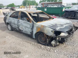 2005 Toyota Camry STD z VIN 4T1BE32K95U059831, wystawiony jako IAAI lot #42246414 z przebiegiem Nie podano mil oraz . Historia ofert i sprzedaży dostępna na DreamBid. Obrazek 1.