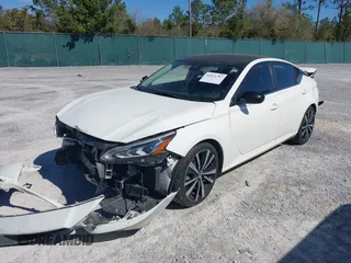 2020 Nissan Altima SR with VIN 1N4BL4CV7LC271886, listed as a IAAI auction lot 41824787 with 68,989 mi miles and . Bid and sale history available at carsss.com. Image 17.