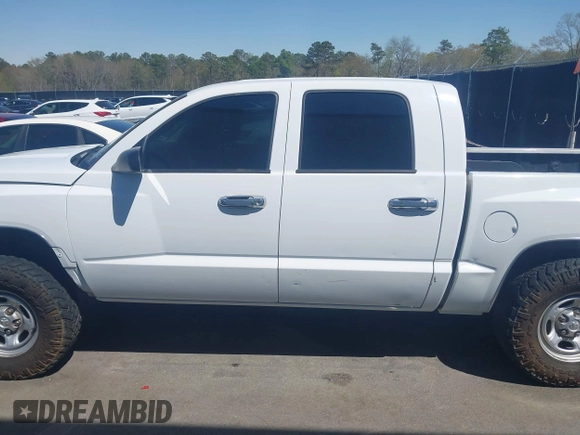 2006 Dodge Dakota ST with VIN 1D7HE28K46S706686, listed as a IAAI auction lot 41823876 with 89,685 mi miles and . Bid and sale history available at carsss.com. Image 14.