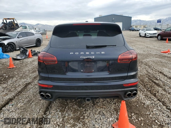 2017 Porsche Cayenne S z VIN WP1AB2A20HLA53039, wystawiony jako Copart lot #85044834 z przebiegiem 56 737 mil mil oraz Szkody całkowita. Historia ofert i sprzedaży dostępna na DreamBid. Obrazek 6.