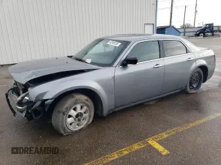2006 Chrysler 300 C z VIN 2C3LA63H96H408214, wystawiony jako Copart lot #43248535 z przebiegiem 190 113 mil mil oraz Szkoda całkowita • Salvage title. Historia ofert i sprzedaży dostępna na DreamBid. Obrazek 1.