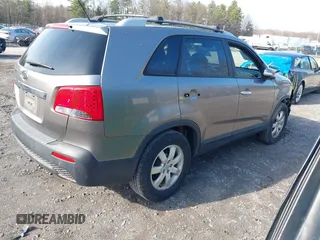2012 Kia Sorento LX with VIN 5XYKT4A60CG215645, listed as a IAAI auction lot 42026665 with 121,901 mi miles. Bid and sale history available at carsss.com. Image 4.