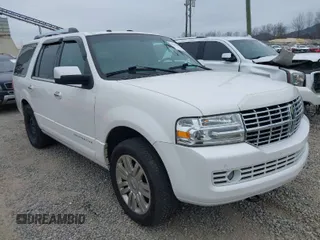 2013 Lincoln Navigator z VIN 5LMJJ2H51DEL00645, wystawiony jako IAAI lot #41355383 z przebiegiem 97 765 mil mil oraz . Historia ofert i sprzedaży dostępna na DreamBid. Obrazek 1.