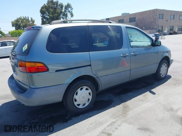 2000 Toyota Sienna LE with VIN 4T3ZF13C8YU290688, listed as a IAAI auction lot 42397204 with 179,779 mi miles and . Bid and sale history available at DreamBid. Image 4.