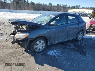 2010 Toyota Matrix S z VIN 2T1LE4EE5AC013330, wystawiony jako Copart lot #43547555 z przebiegiem 117 120 mil mil oraz Szkoda całkowita • Salvage title. Historia ofert i sprzedaży dostępna na DreamBid. Obrazek 1.