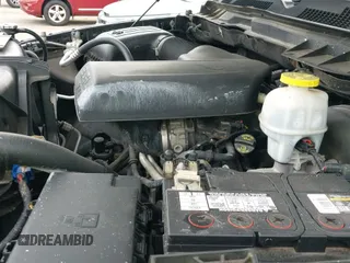 2018 Ram 1500 Big Horn z VIN 1C6RR7LG7JS255577, wystawiony jako IAAI lot #41931201 z przebiegiem 95 671 mil mil oraz . Historia ofert i sprzedaży dostępna na DreamBid. Obrazek 20.