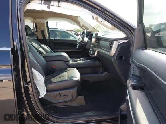 2024 Ford Expedition XLT with VIN 1FMJU1H88REA29329, listed as a IAAI auction lot 41982656 with 8,721 mi miles and . Bid and sale history available at DreamBid. Image 5.