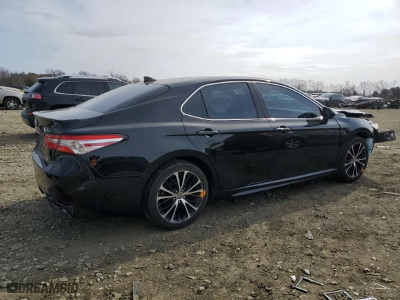 2020 Toyota Camry SE with VIN 4T1G11AK2LU501241, listed as a Copart auction lot 48481725 with 80,006 mi miles and Salvage Title. Bid and sale history available at carsss.com. Image 3.
