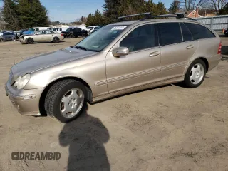 2005 Mercedes-Benz C 240 z VIN WDBRH81J65F655157, wystawiony jako Copart lot #45287645 z przebiegiem 185 278 mil mil oraz Szkody całkowita. Historia ofert i sprzedaży dostępna na DreamBid. Obrazek 1.