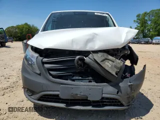 2023 Mercedes-Benz Metris Cargo z VIN W1YV0BEYXP4227971, wystawiony jako Copart lot #52766075 z przebiegiem 41 571 mil mil oraz Szkoda całkowita • Salvage title. Historia ofert i sprzedaży dostępna na DreamBid. Obrazek 5.