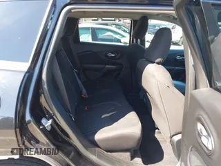 2019 Jeep Cherokee Latitude z VIN 1C4PJLCB6KD171468, wystawiony jako IAAI lot #41979097 z przebiegiem 101 991 mil mil oraz . Historia ofert i sprzedaży dostępna na DreamBid. Obrazek 8.