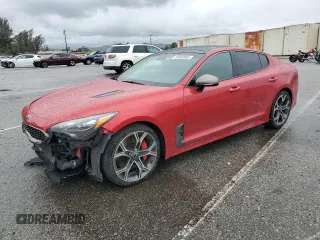 2018 Kia Stinger GT1 with VIN KNAE45LC1J6031881, listed as a Copart auction lot 45002065 with 61,564 mi miles and Salvage Title. Bid and sale history available at carsss.com. Image 1.