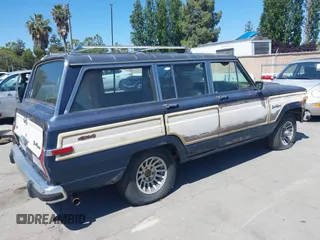 1988 Jeep Grand Wagoneer с VIN 1JCNJ15U8JT173185, выставлен на аукционе IAAI как лот 42337939 с пробегом 240 040 миль миль и . История ставок и продаж доступна на DreamBid. Изображение 4.