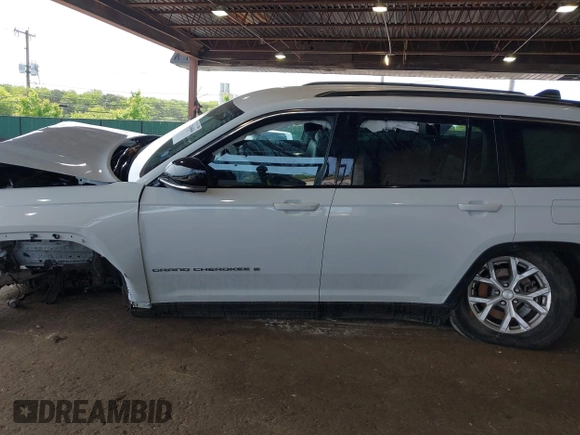 2023 Jeep Grand Cherokee Limited with VIN 1C4RJKBGXP8767666, listed as a IAAI auction lot 42364044 with 22,631 mi miles and . Bid and sale history available at DreamBid. Image 14.