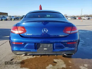 2018 Mercedes-Benz C 300 z VIN WDDWJ4JB2JF744766, wystawiony jako Copart lot #46121835 z przebiegiem 75 781 mil mil oraz Szkoda całkowita • Salvage title. Historia ofert i sprzedaży dostępna na DreamBid. Obrazek 6.