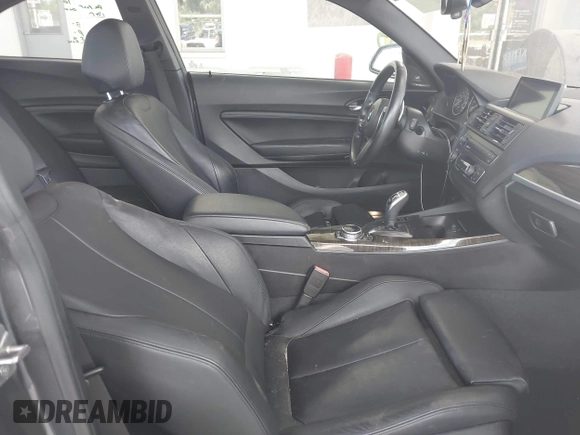 2014 BMW 2 Series M235i с VIN WBA1J7C53EVW84714, выставлен на аукционе IAAI как лот 42128399 с пробегом 63 751 миль миль и . История ставок и продаж доступна на DreamBid. Изображение 5.