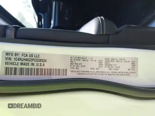 2023 Jeep Grand Cherokee Laredo z VIN 1C4RJHAG2PC538934, wystawiony jako IAAI lot #41902861 z przebiegiem 31 664 mil mil oraz . Historia ofert i sprzedaży dostępna na DreamBid. Obrazek 9.