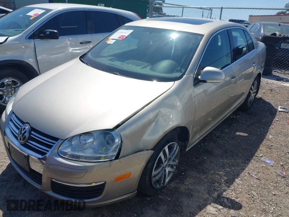 2006 Volkswagen Jetta Sedan 2.5L with VIN 3VWSG71K46M798471, listed as a IAAI auction lot 41982917 with 32,389 mi miles. Bid and sale history available at carsss.com. Image 6.